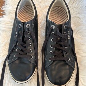 Women's  tao Black Retro Star Leather Lace Up Fashion Sneaker Shoe Size 11